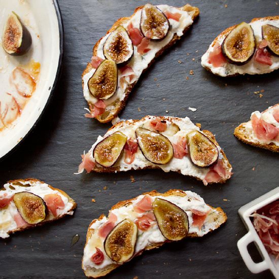 Fig and Prosciutto Tartine