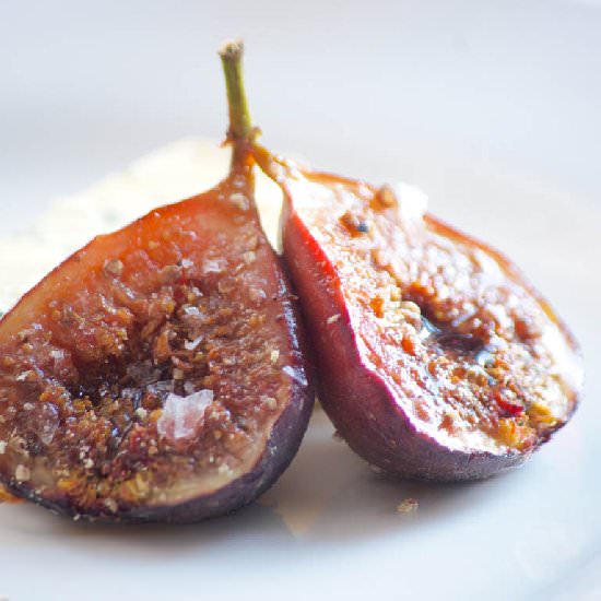 Balsamic Roasted Figs & Cheese