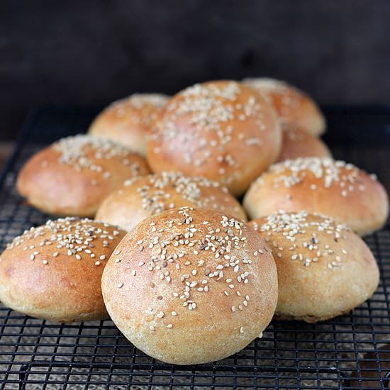 Easy and Fast Hamburger Buns