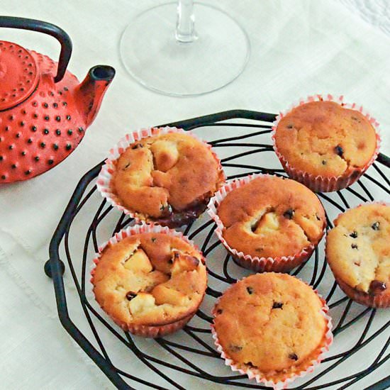 Vegan Apple and Raisin Muffins