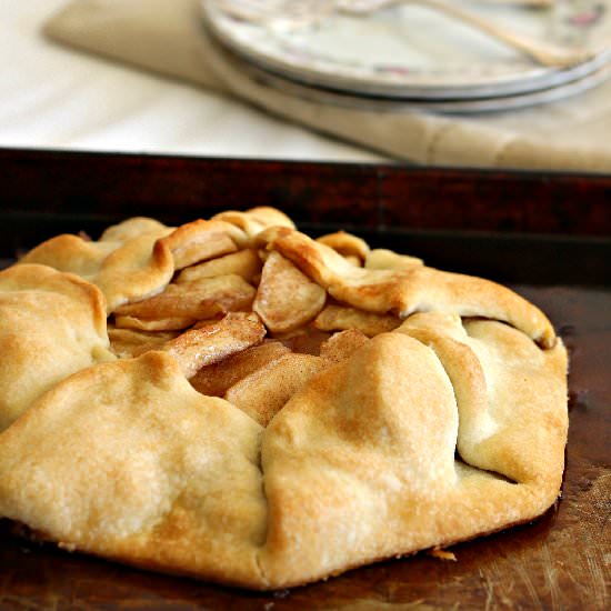 Easy freeform apple pie