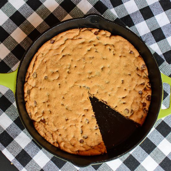 Skillet Chocolate Chip Cookie
