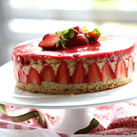 Fraisier strawberry cake
