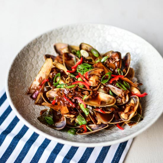 Pipies in Spicy Fragrant Sauce