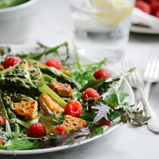 Fruity Asparagus-Tempeh-Salad