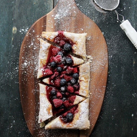 Roasted Berries Tart
