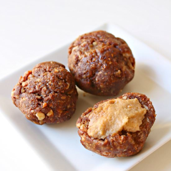 Healthy Raw PB Chocolate Date Balls