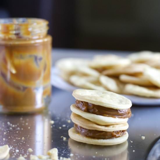 Alfajores with Dulce de Leche