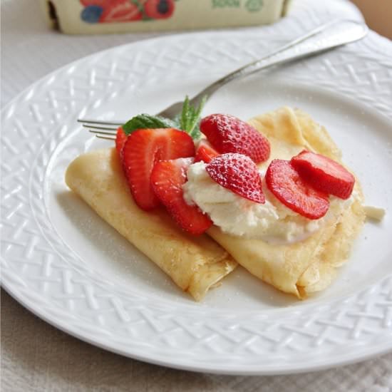 Swedish Pancakes with Strawberries