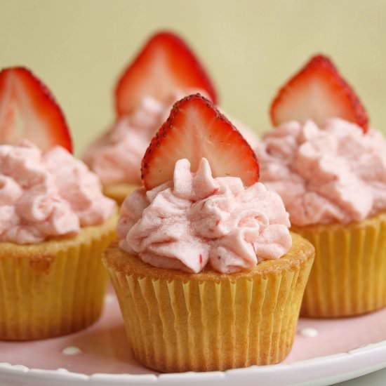 Strawberry Lemonade Cupcakes