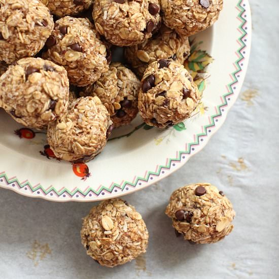 Banana Oat Breakfast Balls