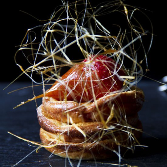 Mini clafoutis with strawberry