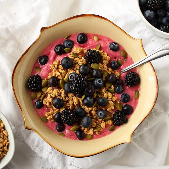 Raspberry Mango Smoothie Bowl