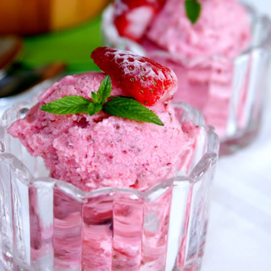 Strawberry Chia Frozen Yogurt