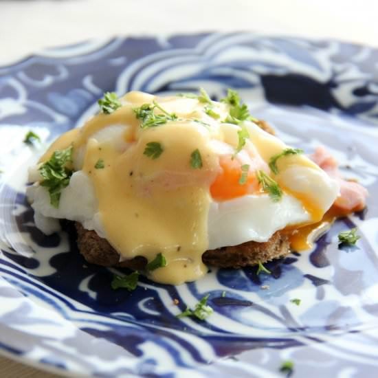 Eggs Benedict with Easy Hollandaise
