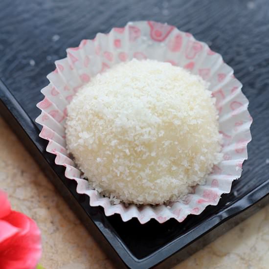 Sticky rice coconut ball