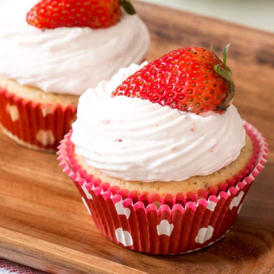 Strawberries and Cream Cupcakes