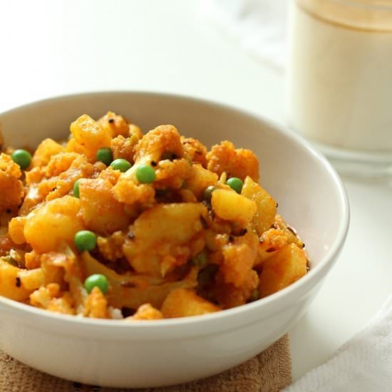 Aloo Gobi Mutter Curry