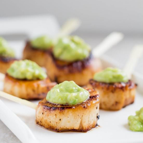 Seared Scallops with Avocado Sauce
