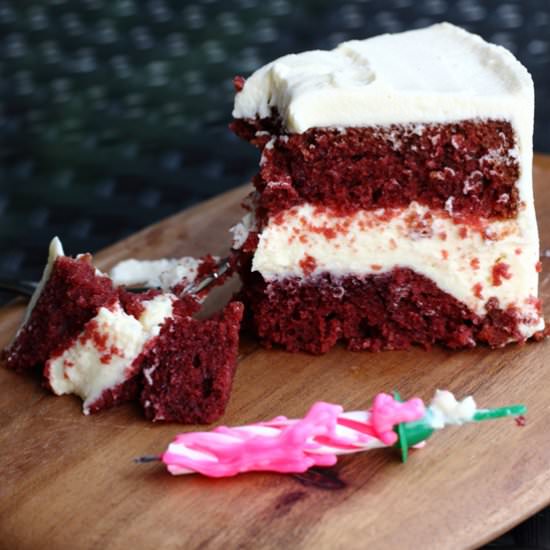 Red Velvet Cheesecake Cake