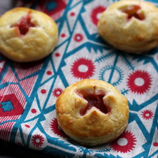 Rhubarb cream cheese hand pies