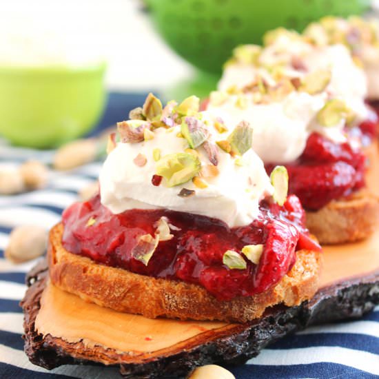 Balsamic Strawberry Crostini