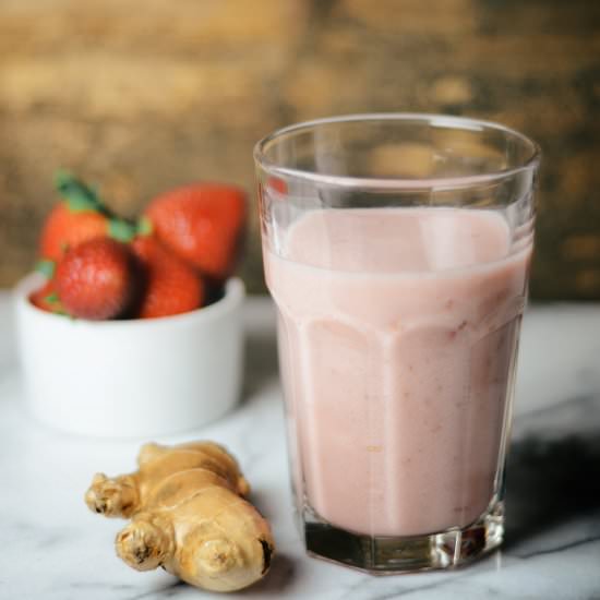Raw Ginger Strawberry Smoothie