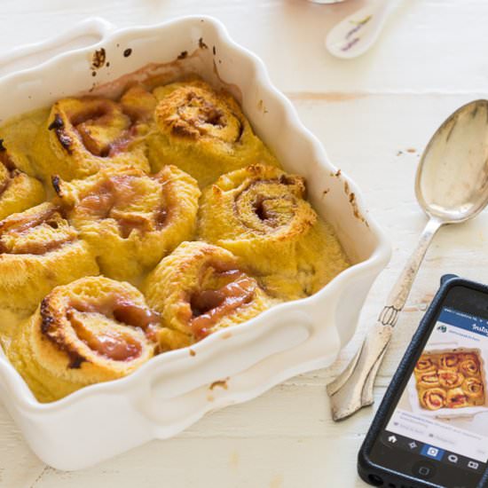 Rhubarb breadpudding