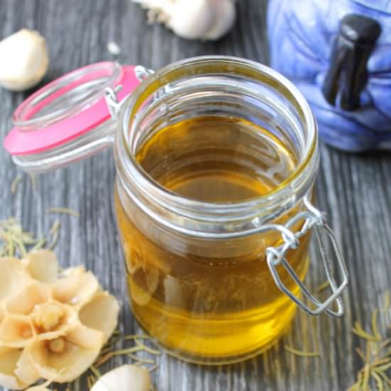 Roasted Garlic & Rosemary Oil
