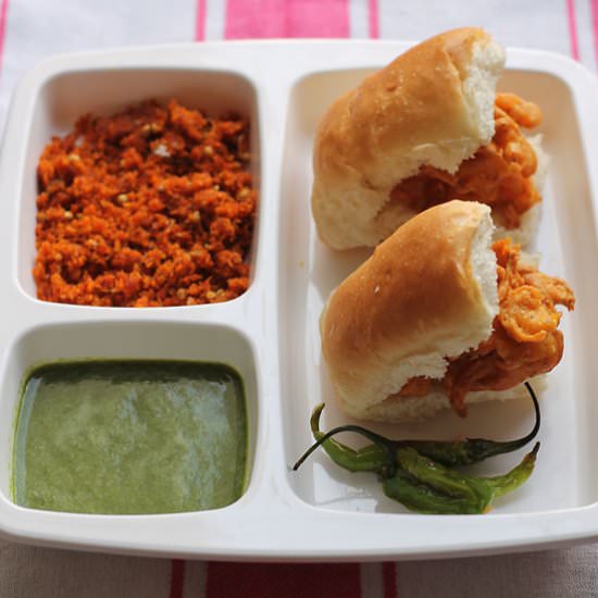 Kanda Bhaji Pav