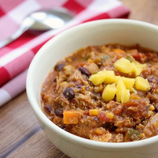 Slow Cooker Chicken Quinoa Chili