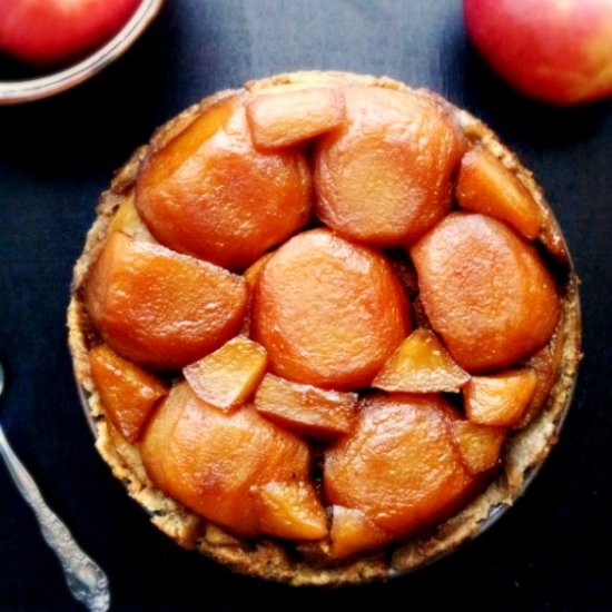 Apple tarte tatin