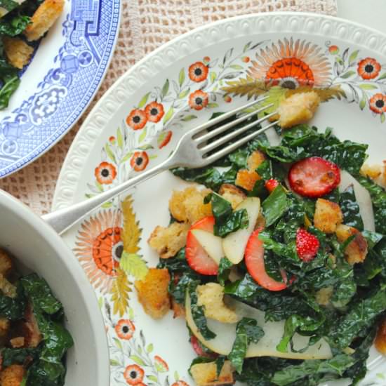 Kale, Strawberry & Pear Salad