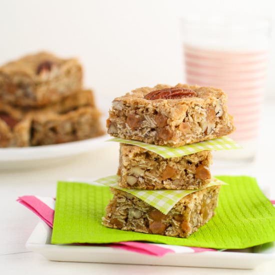Salty Caramel Oatmeal Cookie Bars