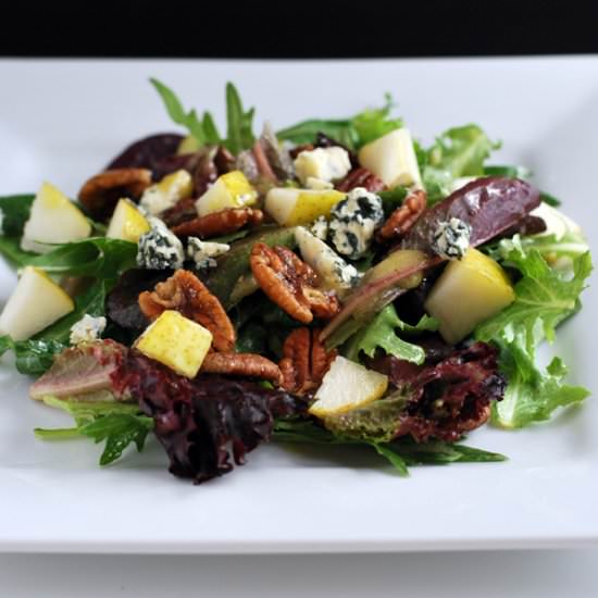 Pear, Gorgonzola & Pecan Salad