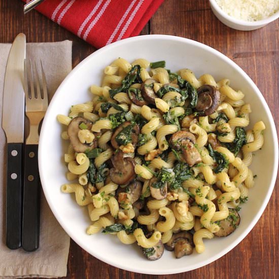 Pasta with Mushrooms and Spinach