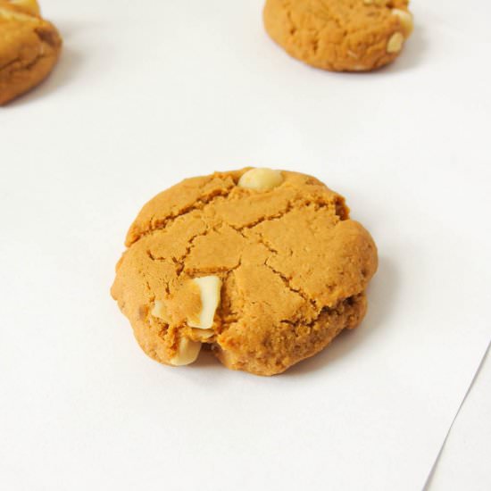 Coconut Cookies with Macadamia Nuts