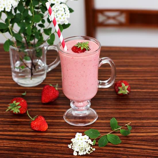 Strawberry banana smoothie