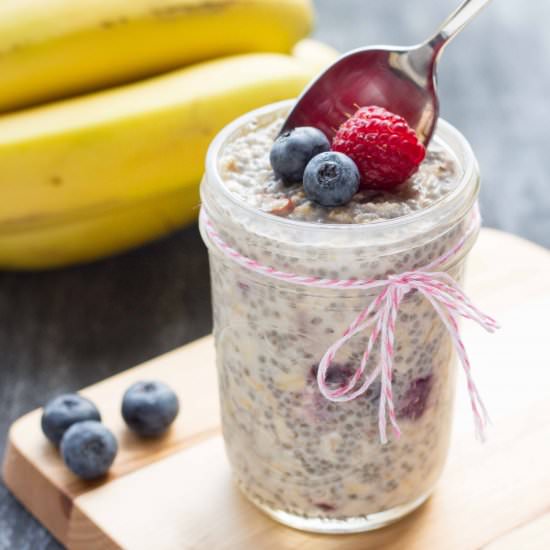 Overnight Chia Oatmeal with Fruit