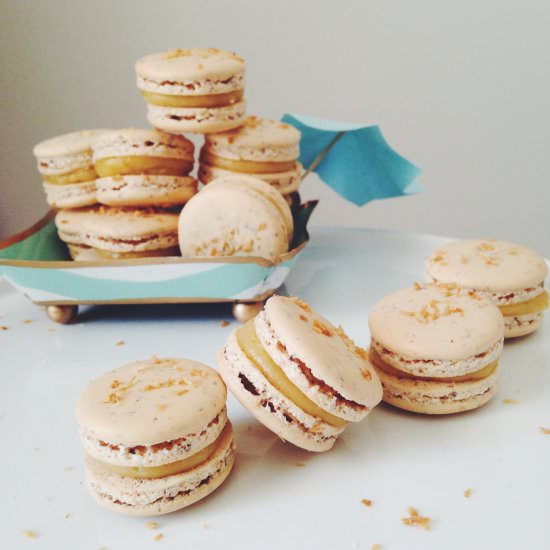 Piña Colada Macarons