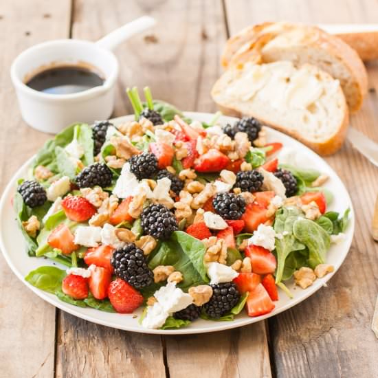 Fresh Berries & Spinach Salad