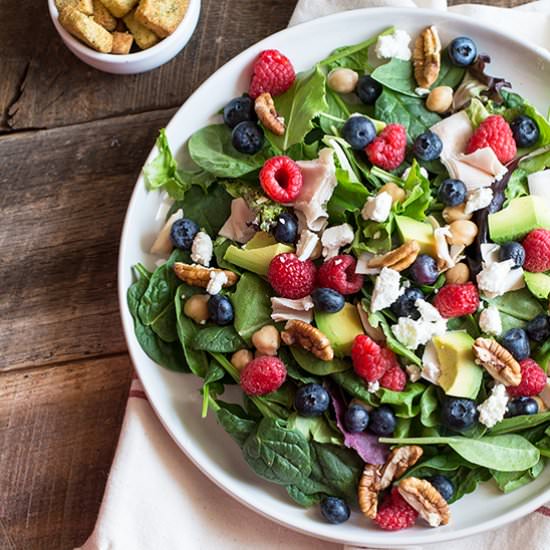 Berry and Pecan Spring Mix Salad