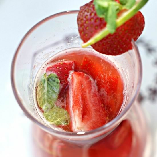 Rhubarb & Strawberry Lemonade