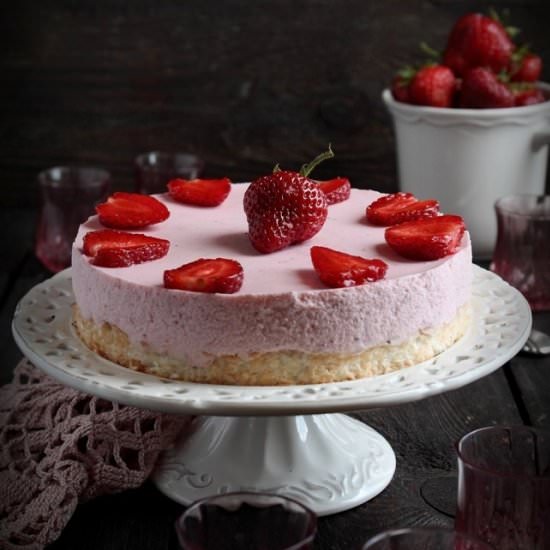 Strawberry-Coconut Cheesecake