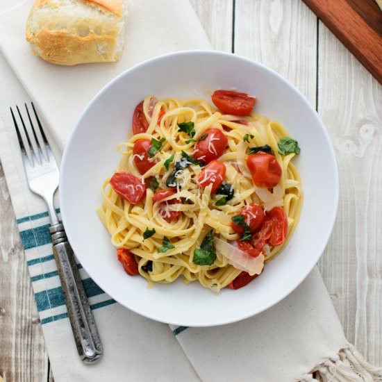 One-Pot Tomato Basil Pasta