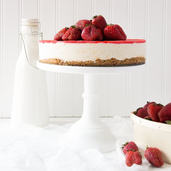 Strawberry Raw Vegan Cheesecake