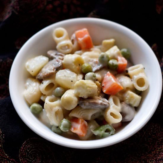Vegetable Pasta in White Sauce