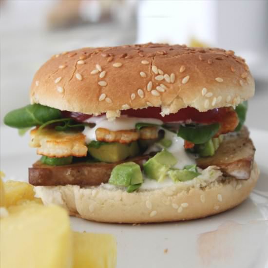 Avocado-Halloumi Burger