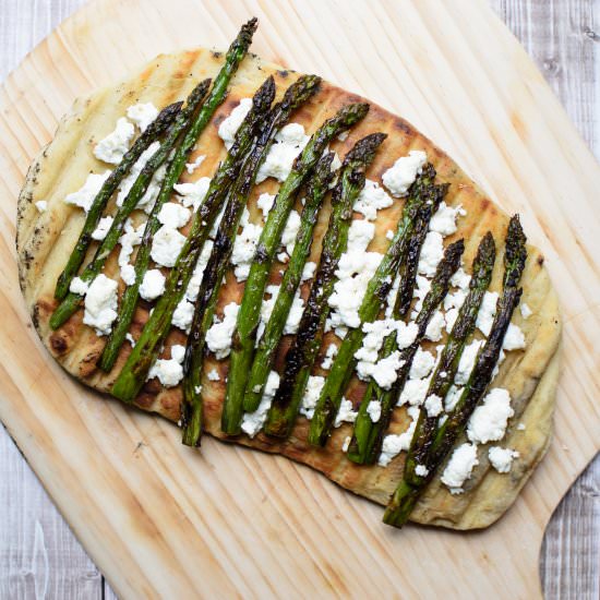 Grilled Asparagus and Ricotta Pizza