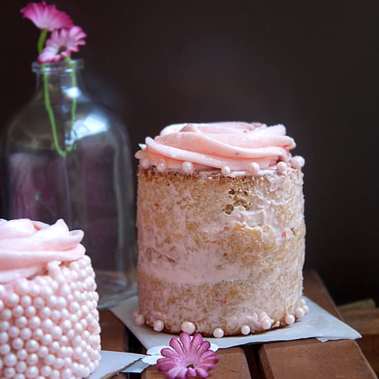 Mini Strawberry Cakes